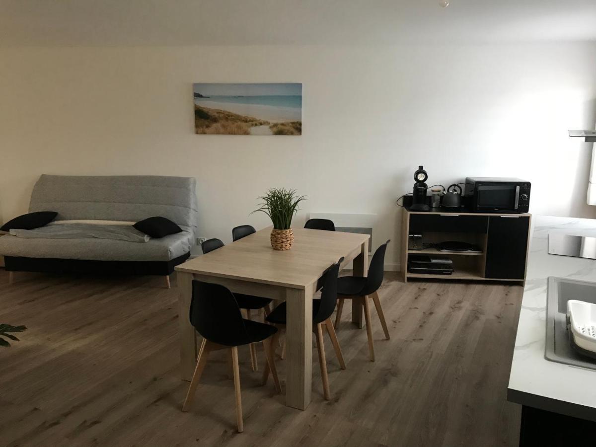 Appartement Numero 4 Ou Numero 8 Savigne-l'Eveque Eksteriør bilde